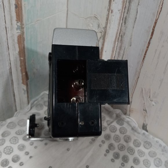 Kako 828 Electronic Flash w/ Built-in Cord - Picture 6 of 11